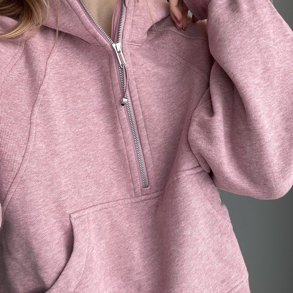 Lululemon cropped scuba hoodie.-SOLD - Picture 2 of 4